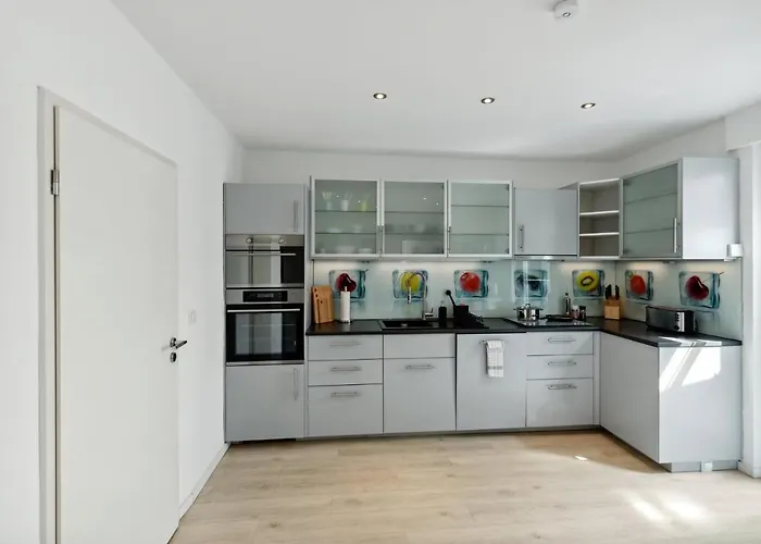 At Weinmeister - Grosszuegigkeit & Ruhe *